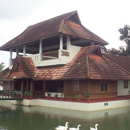 Aquasserenne Kollam Bagian luar foto